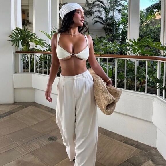 Reformation white pants - Picture 1 of 7